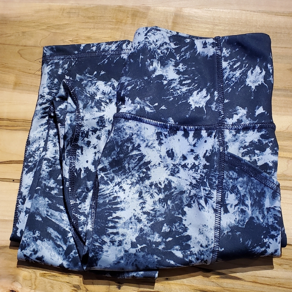 ☆3/35$ | MARIKA | Abstract Blue Print Tummy Control Active Leggings in Size M
